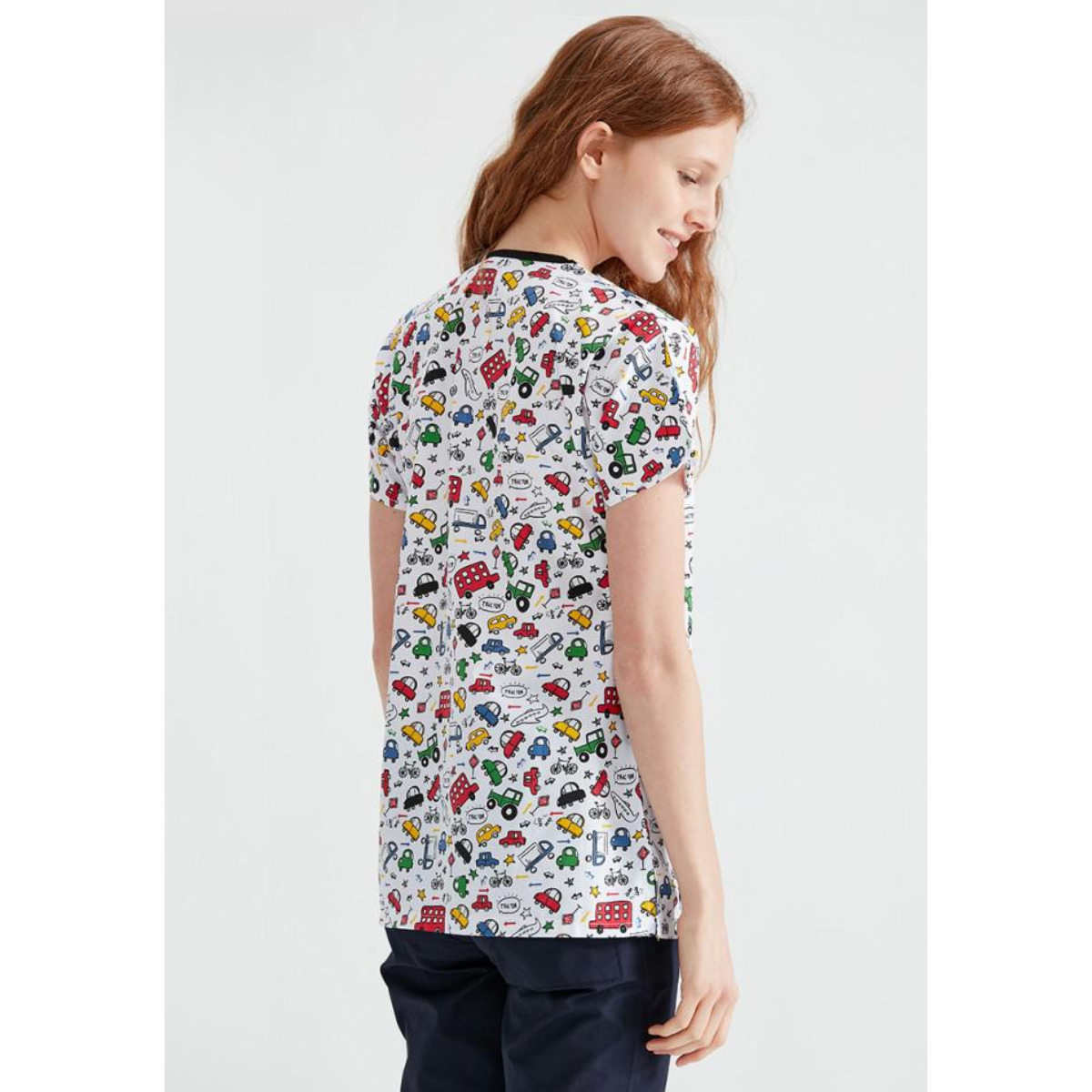 Bluza medicala alba cu imprimeu, Model Masinute - S