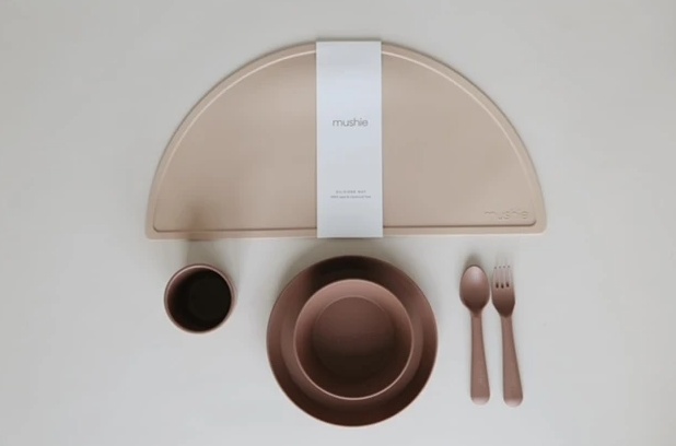 Gift Set Timpul Mesei Blush/Woodchuck, Mushie